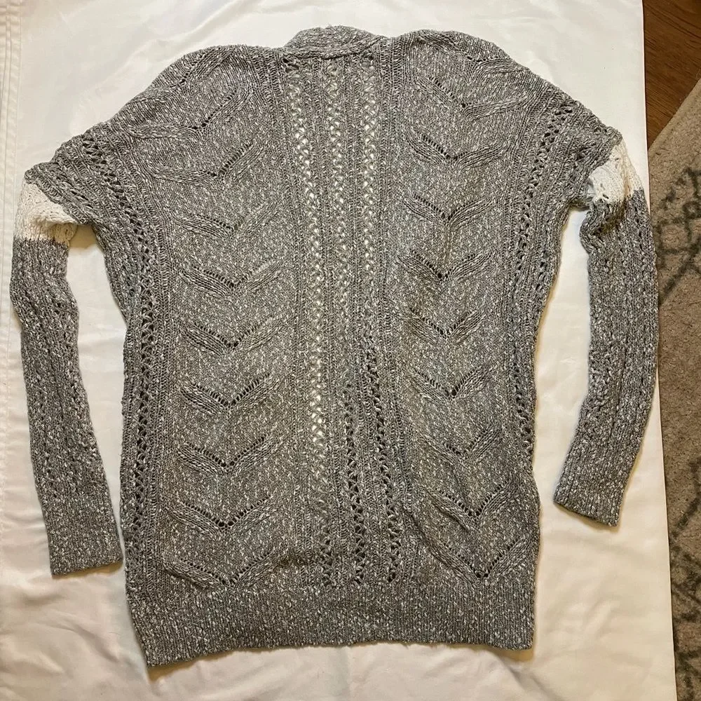 Hollister size small gray knitted cardigan